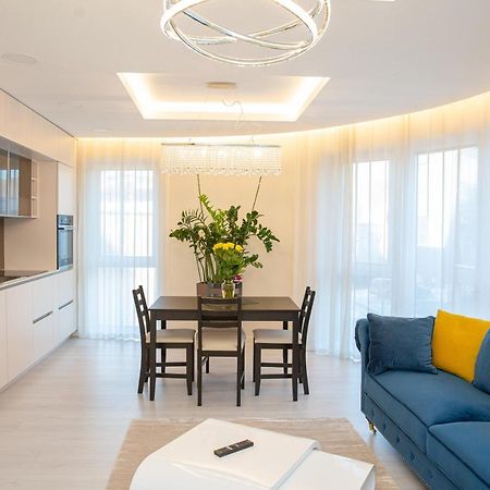 Luxurious Blue&Yellow Apartment In Kaunas Center Екстериор снимка