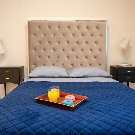 Luxurious Blue&Yellow Apartment In Kaunas Center Екстериор снимка