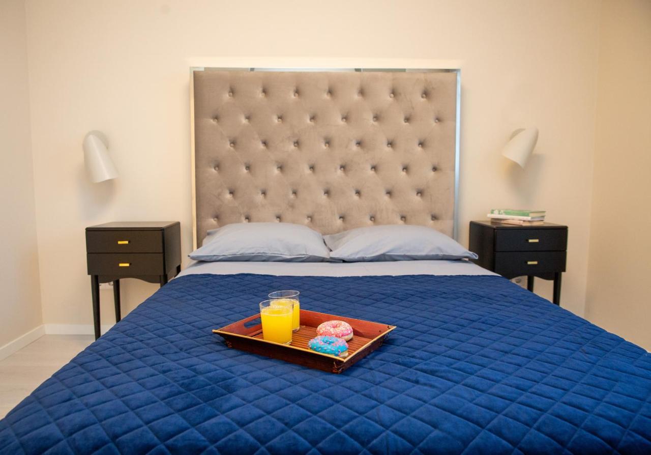 Luxurious Blue&Yellow Apartment In Kaunas Center Екстериор снимка