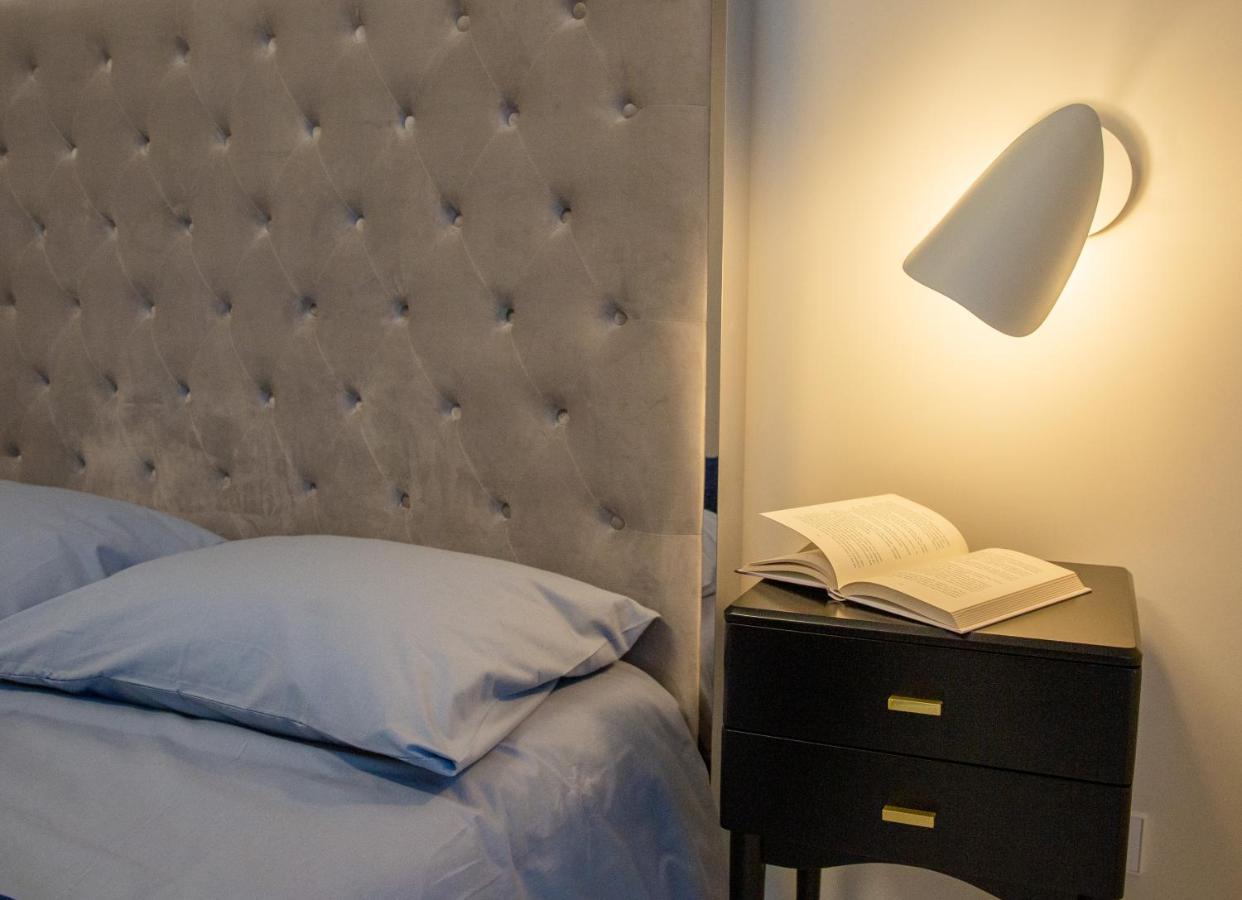 Luxurious Blue&Yellow Apartment In Kaunas Center Екстериор снимка